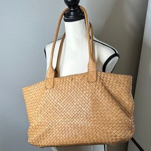 Sondra Robert’s Elegant Tan Leather Woven Tote Bag